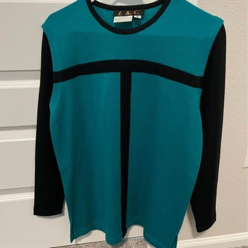 Vintage I.K.C acrylic wool sweater (women’s medium)